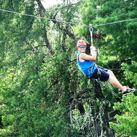 Pine Point Lodge Resort & Motel Crane Lake Екстериор снимка