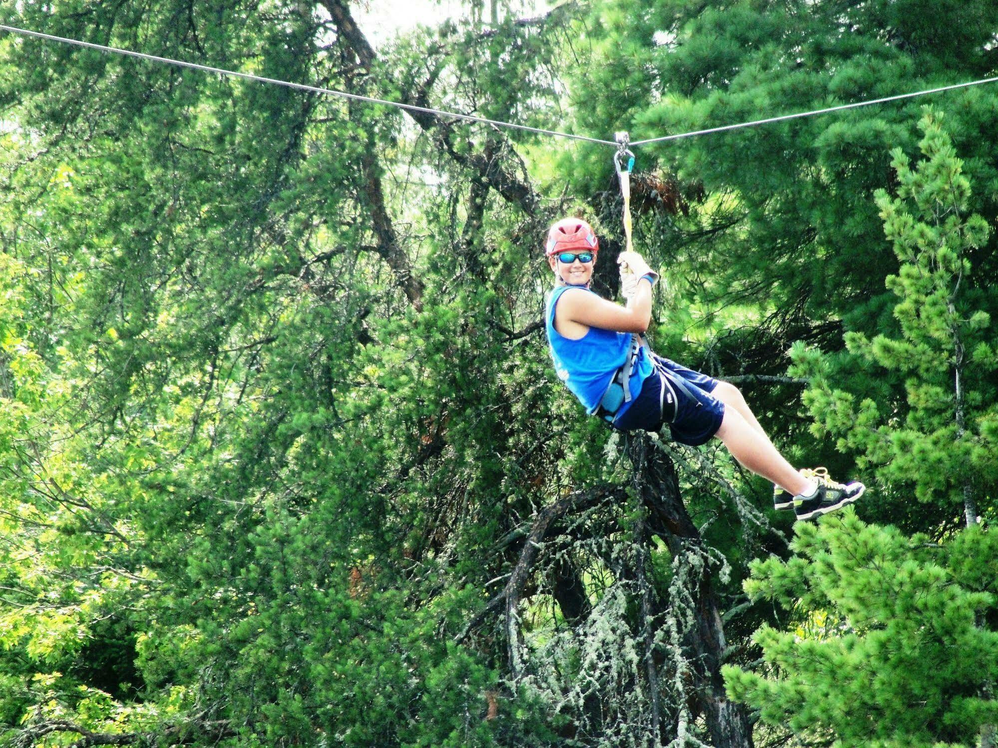 Pine Point Lodge Resort & Motel Crane Lake Екстериор снимка