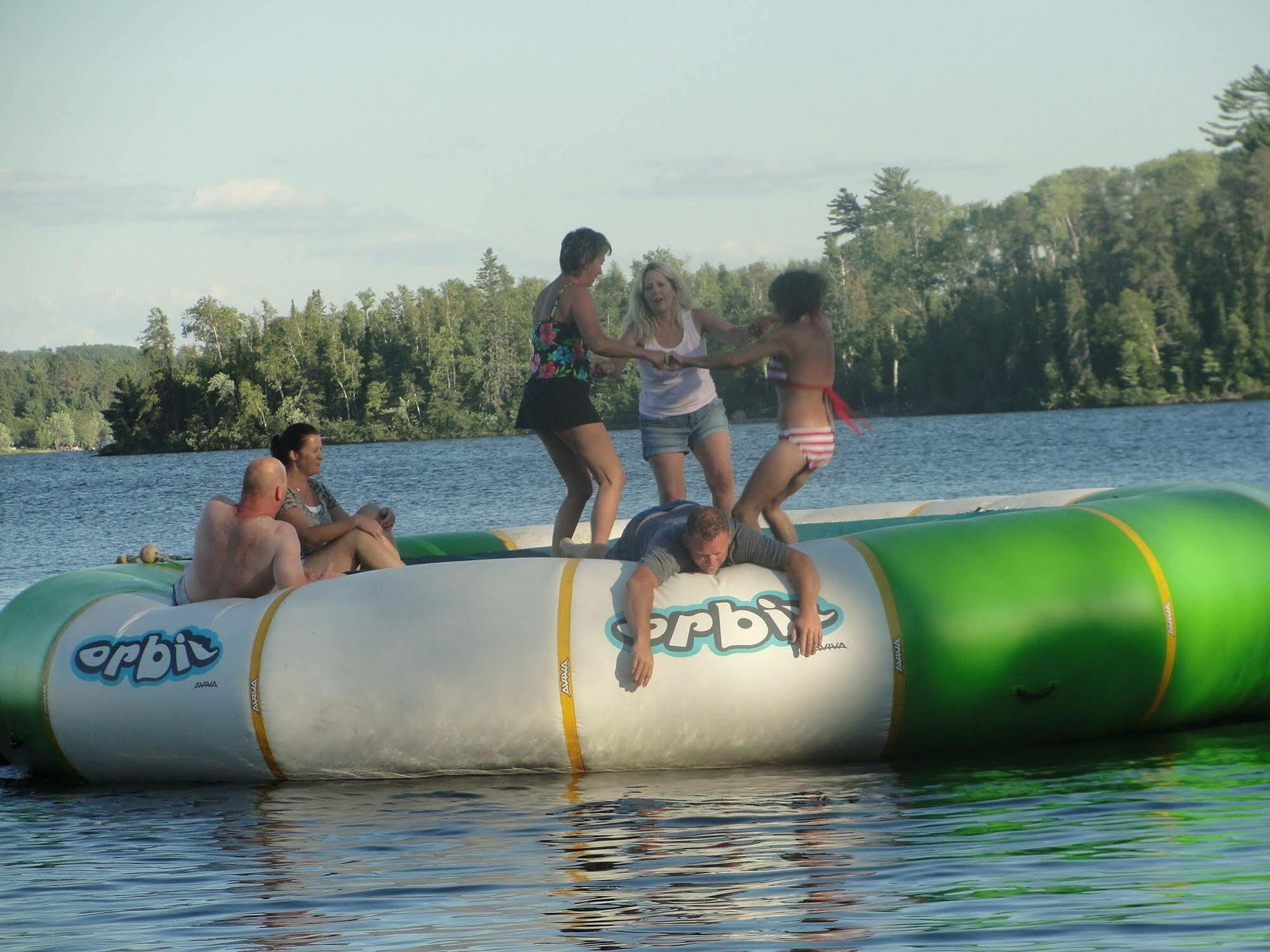 Pine Point Lodge Resort & Motel Crane Lake Екстериор снимка