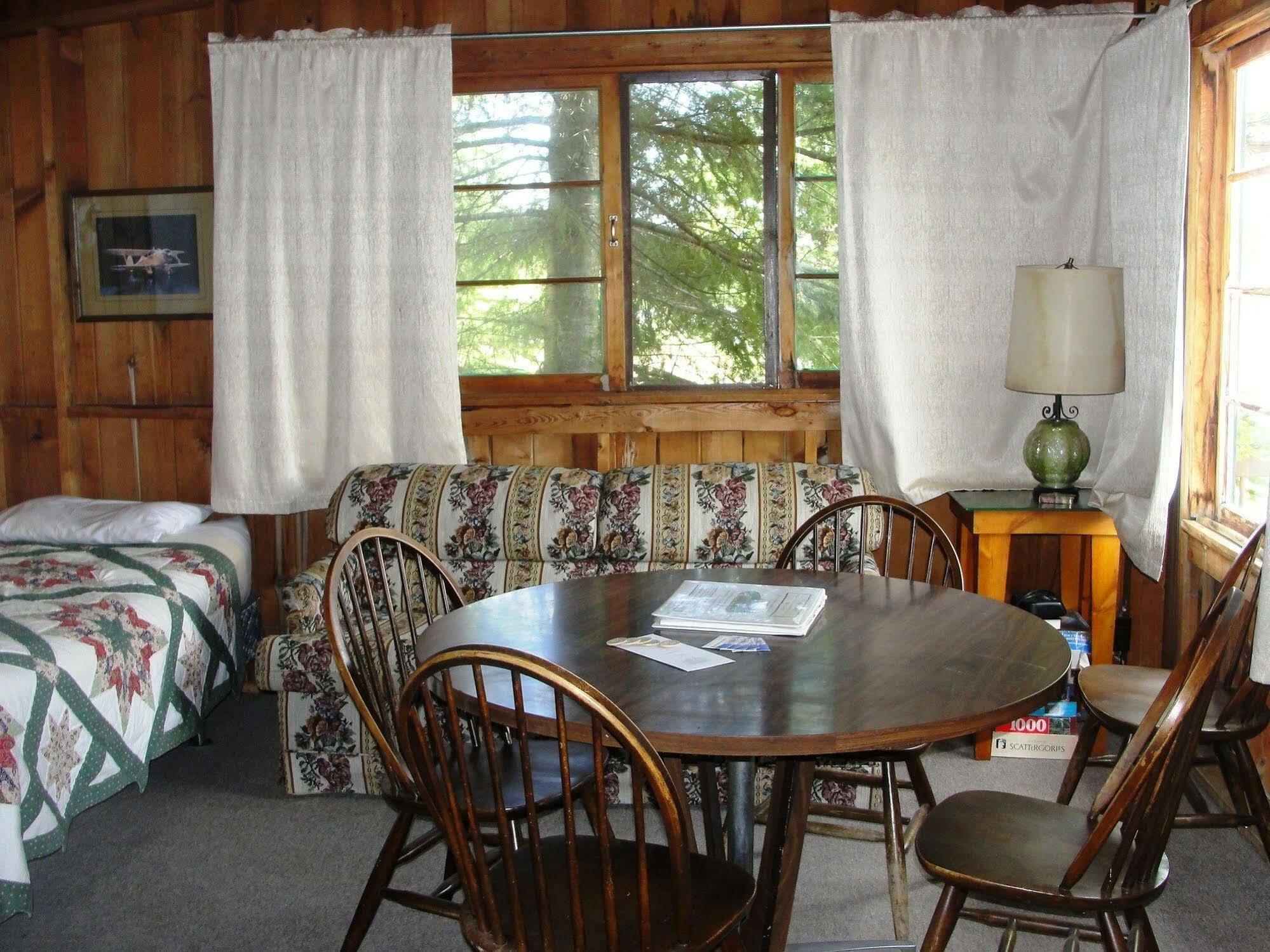 Pine Point Lodge Resort & Motel Crane Lake Екстериор снимка