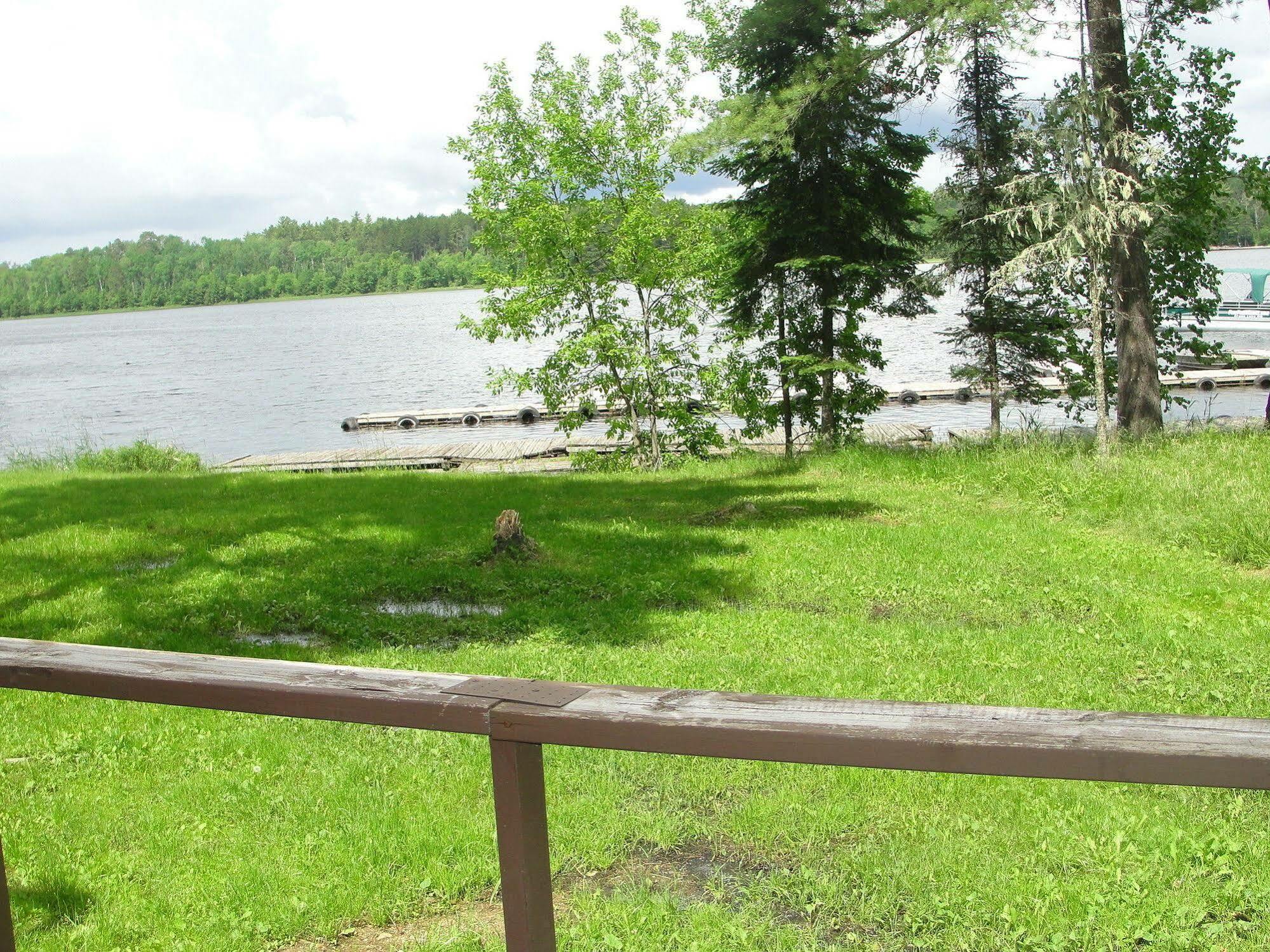 Pine Point Lodge Resort & Motel Crane Lake Екстериор снимка