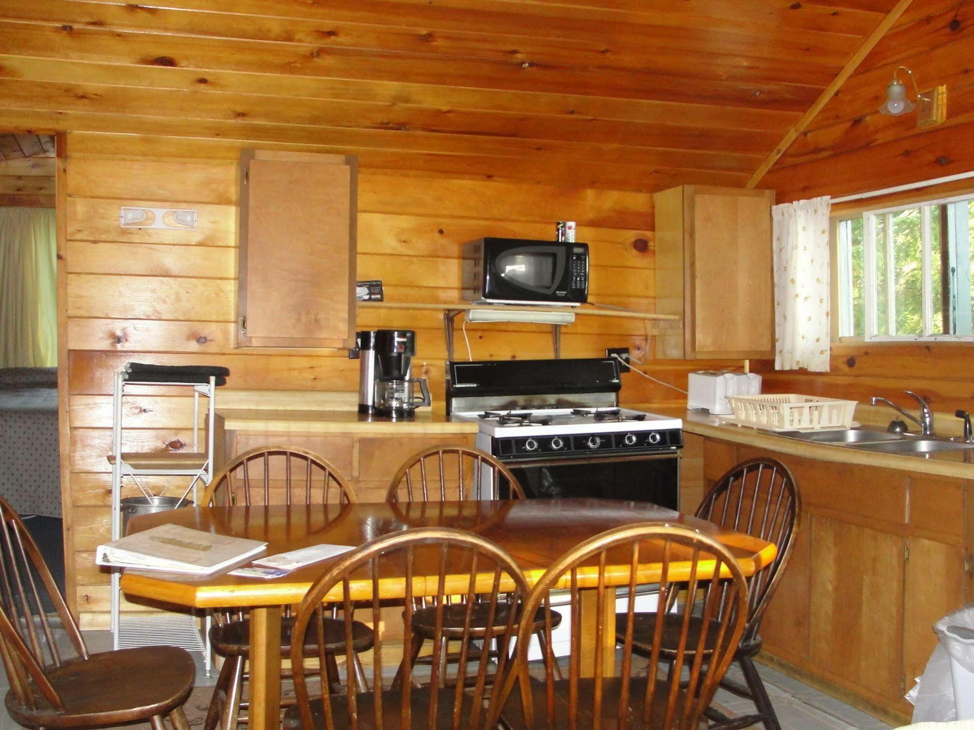 Pine Point Lodge Resort & Motel Crane Lake Екстериор снимка